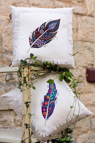 Picture of WW Pillow Feather